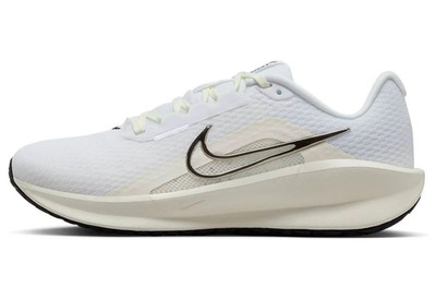 Nike Women's Downshifter 13 Extra Wide - White/Metallic Silver