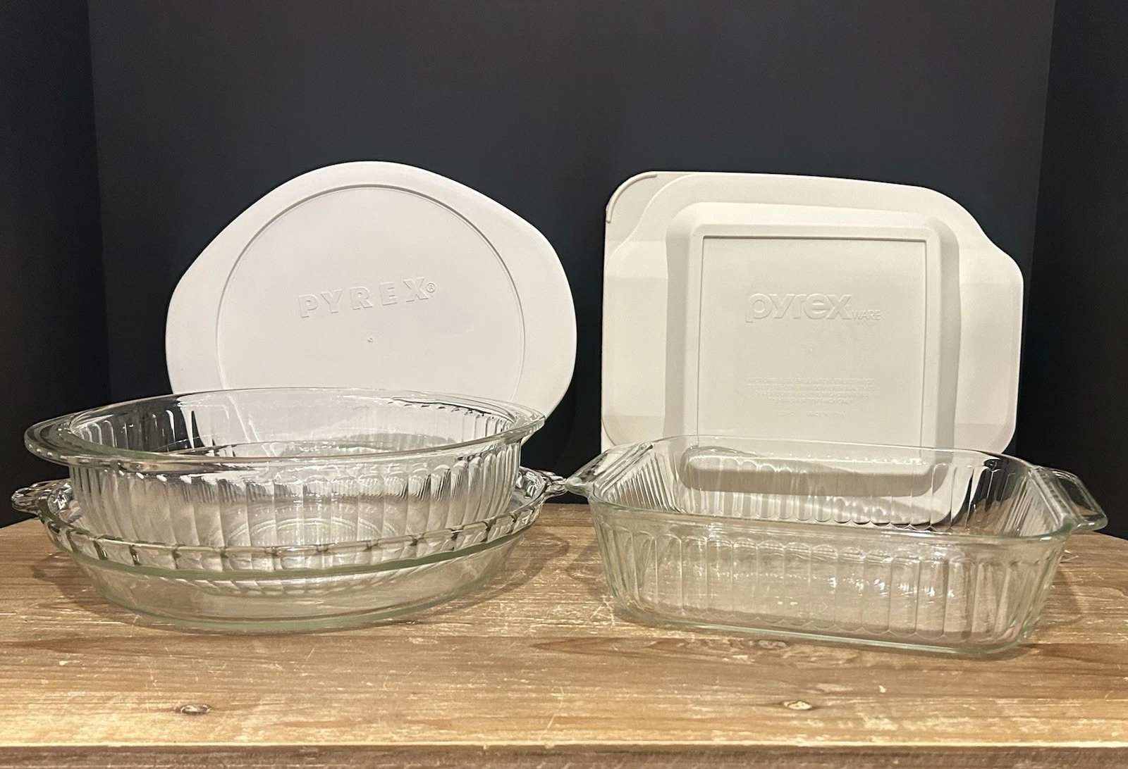 Pyrex 5 Piece Entertainment Sculptured Ribbed Bakeware Set 8x8, Pie, 2qt