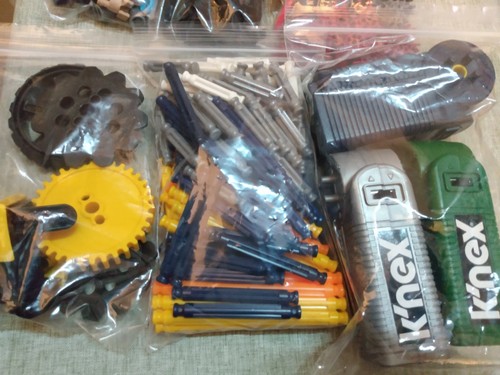 K'NEX Roller Coaster & Starburst Spinner Thrill Rides 990 Knex Pieces & 3 Motors - Picture 8 of 13