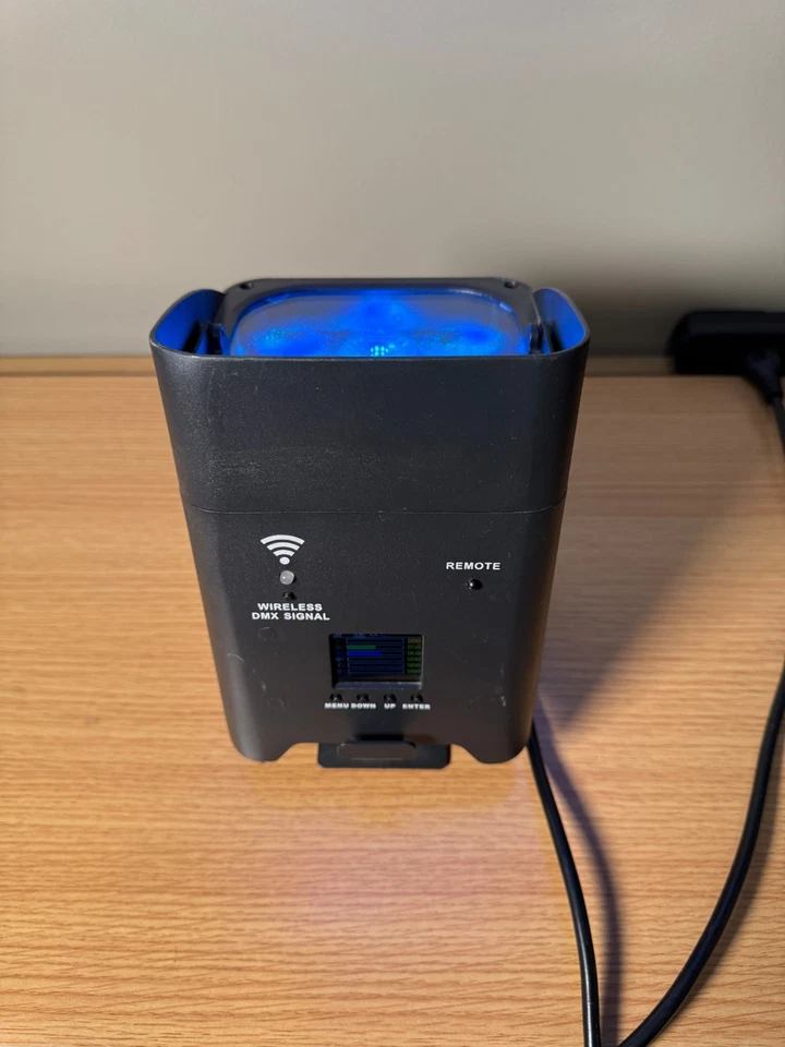 Freedom Par Quad Generic RGBWA+UV Wireless LED Par Battery WDMX Powercon - Image 2 of 4