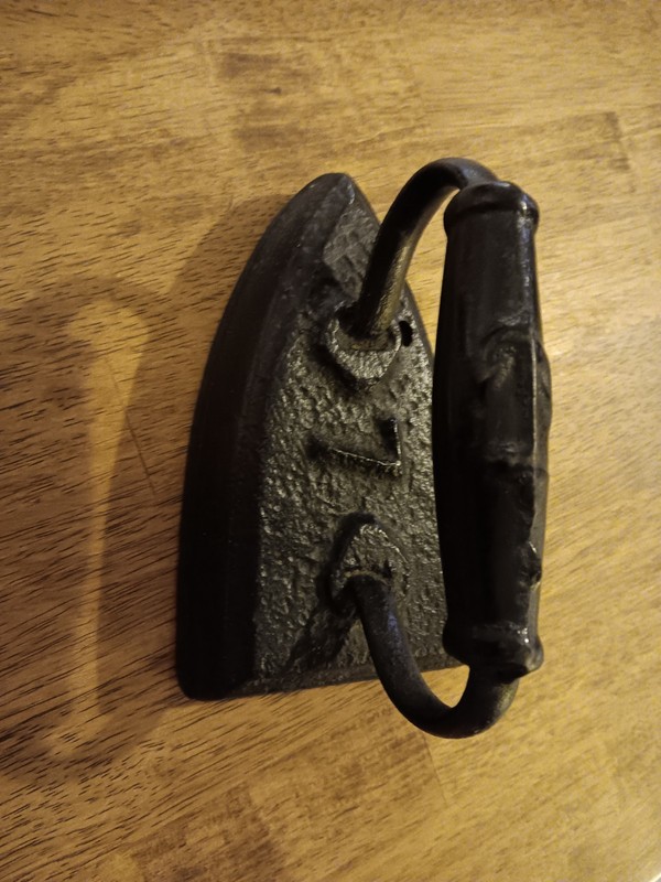 Antique Cast Iron #7 Sad Iron Anchor