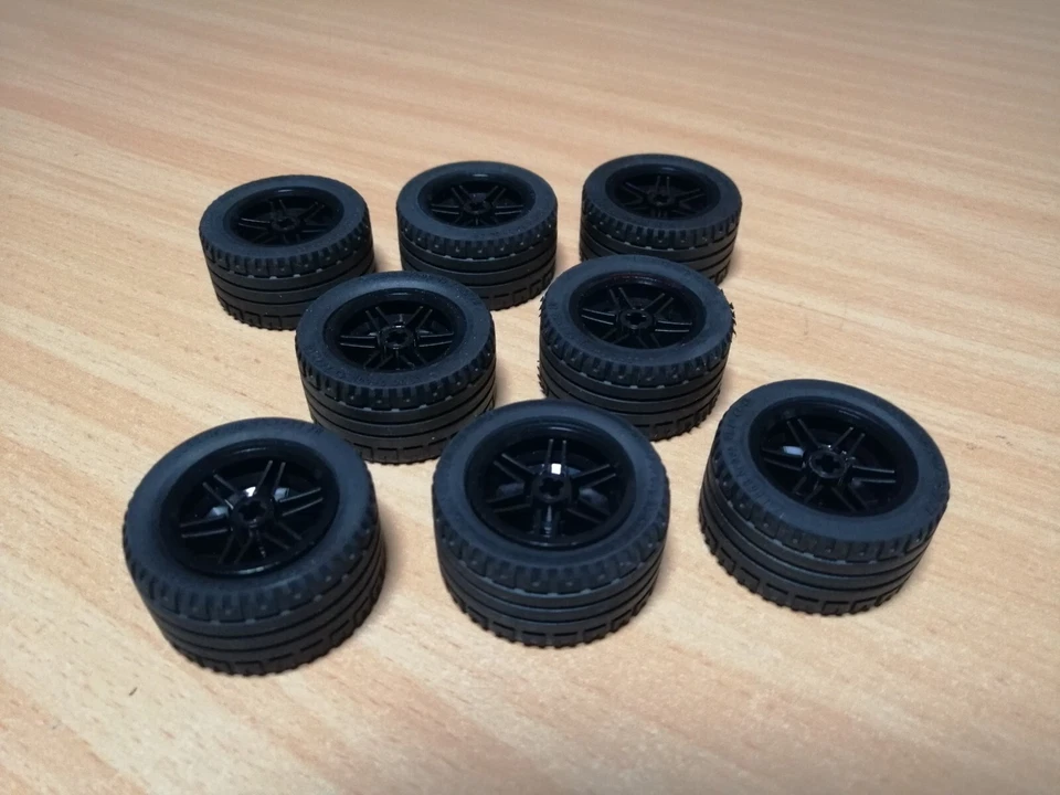 LEGO Technic 8 Stück Reifen 43.2 x 22 ZR schwarze Felge / TECHNIK - Bild 2 von 4