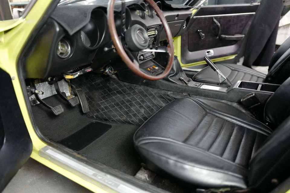 Datsun 240Z Carpet Kit 1970-73 Black Grey Tan - Image 2 of 4