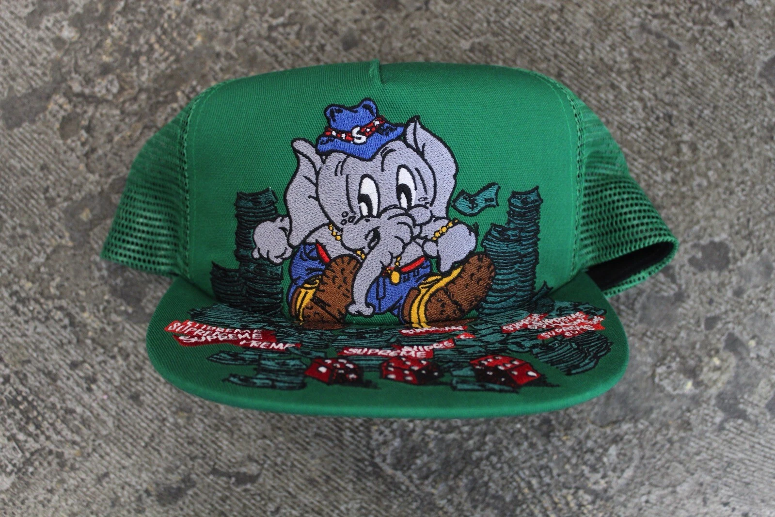 Casquette chapeau de camionneur arrière en maille éléphant verte Supreme