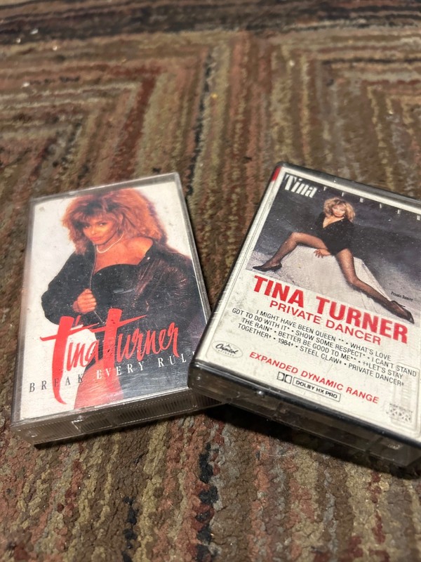 TINA TURNER 2 CASSETTES USED ROCK GOOD SOUND QUALITY