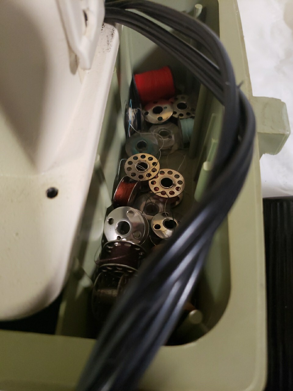 Fashion Mate By SINGER Sewing Machine 621B. Made In Brazil. Vintage