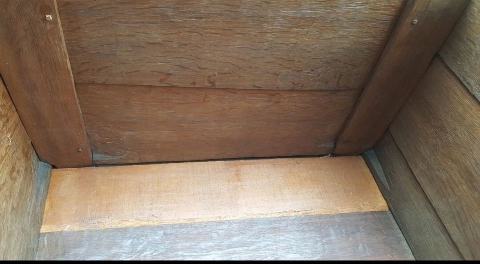 Antiguo baúl arca de madera de colección de grano clavado ¿inglés?  ¿Siglo XVI/XVII europeo? Foto 4 de 4