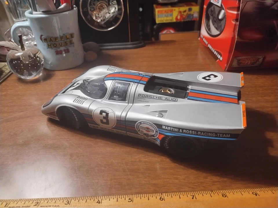 1:18 1971 Porsche 917K #3 12hr Sebring Winner Martini Livery Diecast Model Car - Image 4 of 4