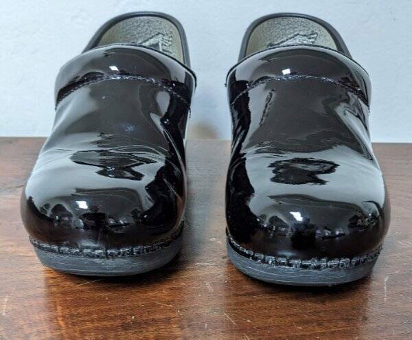 Dansko XP 2.0 Black Patent Leather Clogs Shoes 37 6 US | eBay