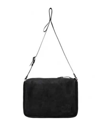 Sac bandoulière Supreme The North Face en daim noir FW23 Supreme New York 2023 TNF