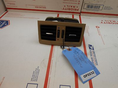 06-11 BMW 3-series center console ac vent 7129556  OF0232