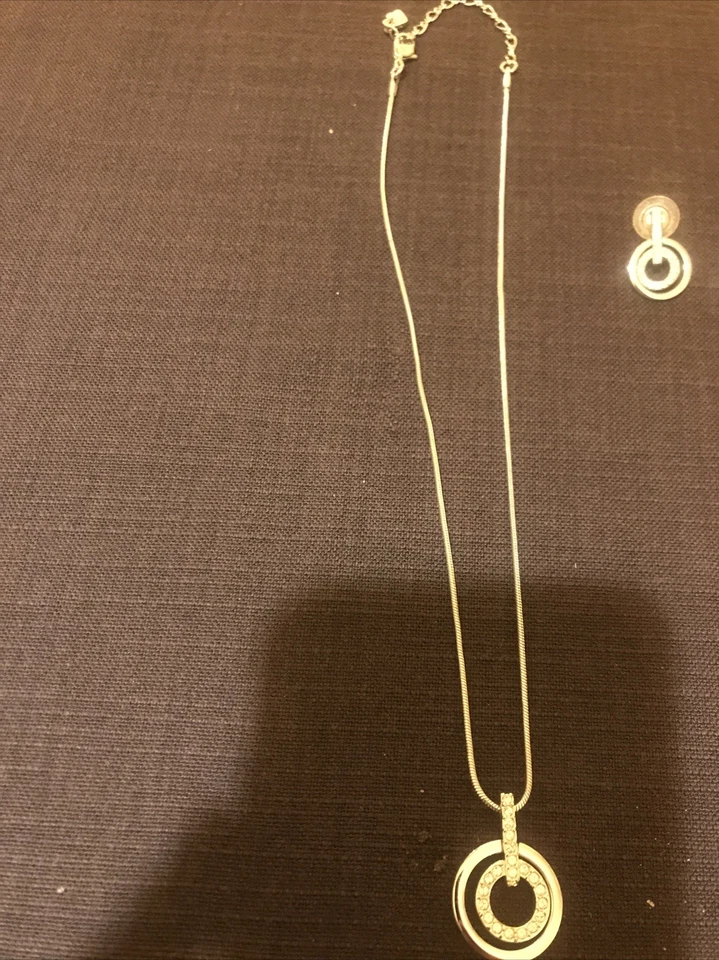 Swarovski Schmuck Set -Kette und Ohrring weiss rodiniert OK