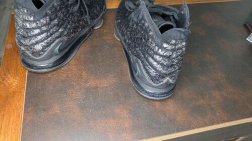Nike Lebron 17 "Global Currency" Sneakers nere da uomo taglia 11 BQ3177-001 - Foto 4 di 10
