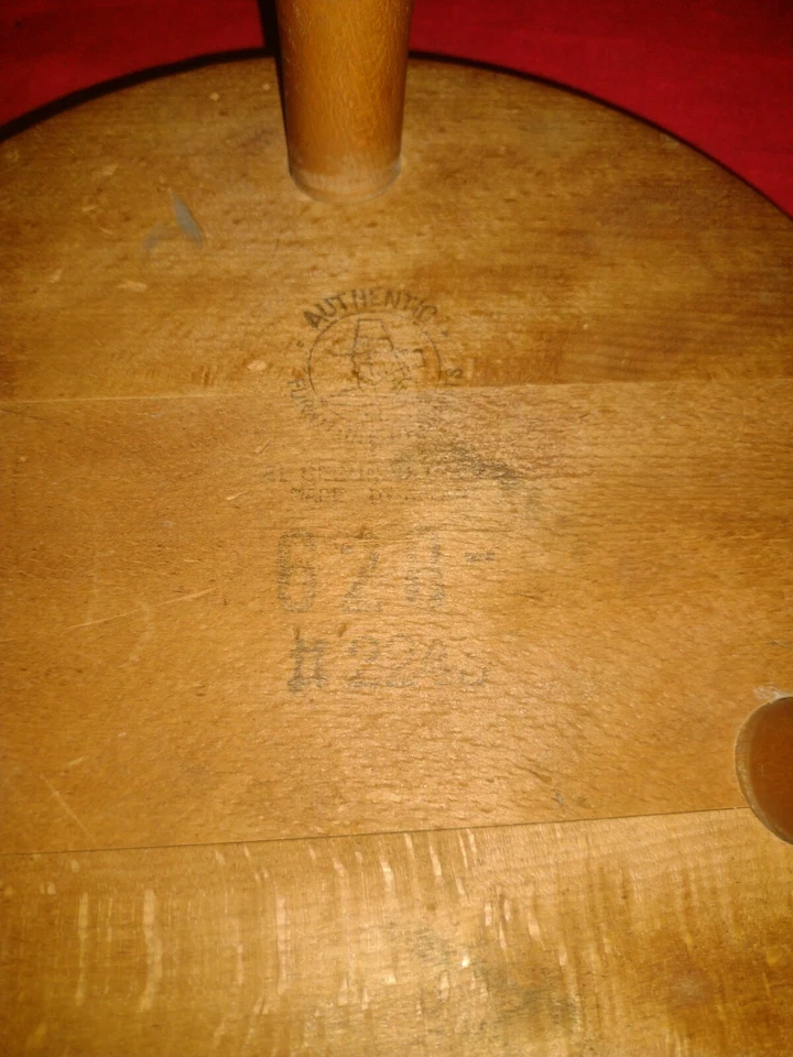 Антикварный деревянный молочный табурет - Изображение 4 из 4