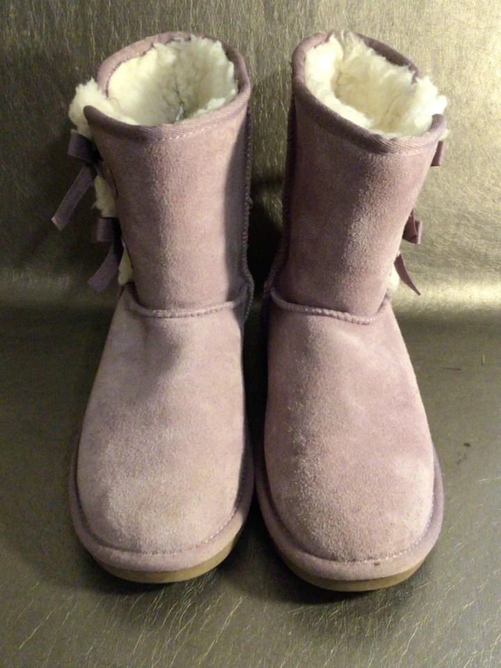 Botas Uggs Koolaburra Violeta Púrpura Gamuza Victoria Cortas para Niñas Talla 4 Foto 2 de 4