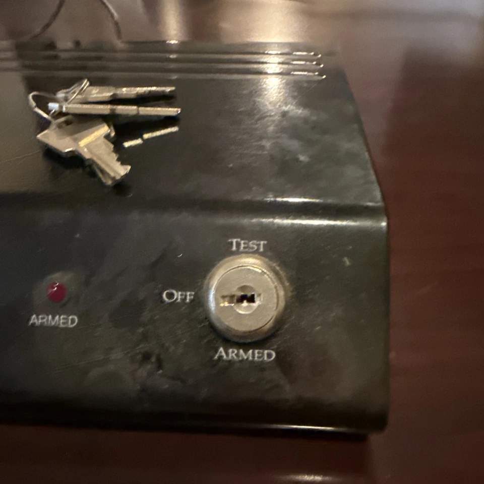 Quorum A-160 Security Monitor - Used, Fully Working, Includes Key - Image 3 of 4