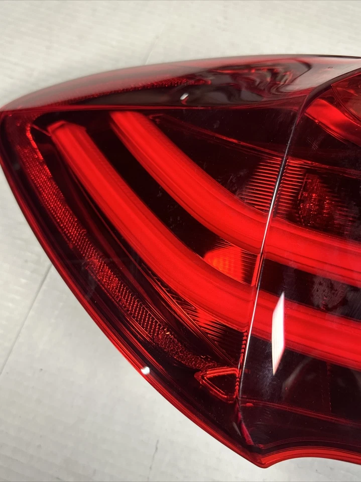 14-17 BMW 535i GT Driver Tail Light Quarter Panel Mounted Fits 19288115 Foto 2 de 4