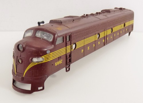 HO / UNBRANDED / DIESEL #5887 / PENNSYLVANIA / LONG BODY / SHELL / PARTS - Picture 2 of 6