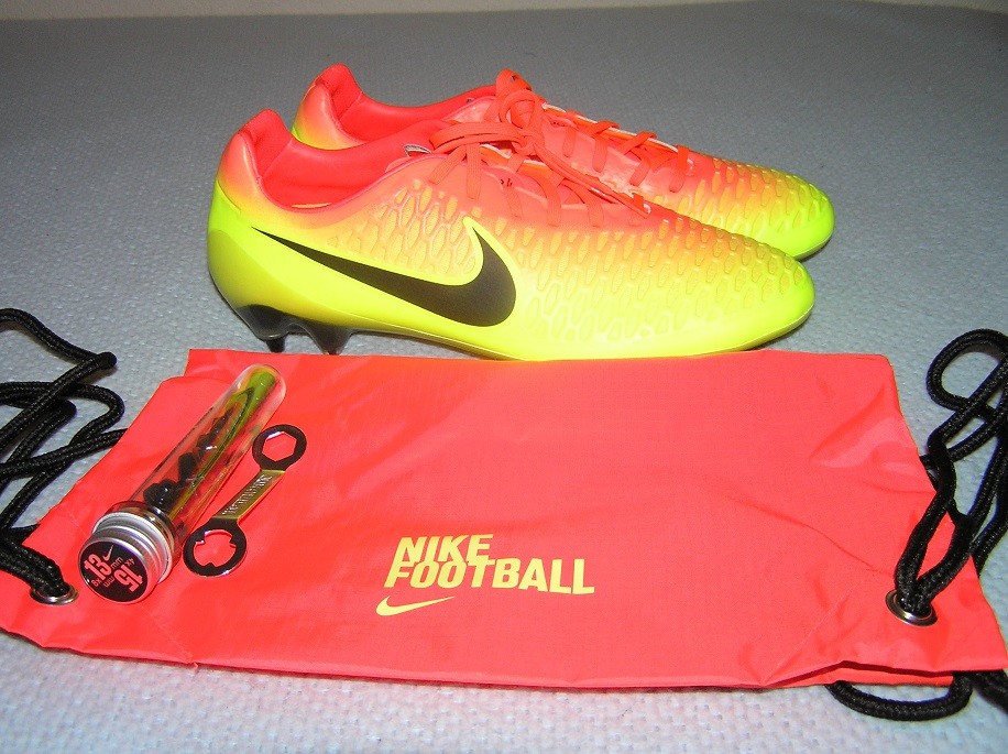 Nike Magista Opus ACC SG 649233 808 Volt/Fire Orng Soccer Cleats 12.5 (30.5 CM) Nike Magista Opus ACC SG 649233 808 Volt/Fire Orng Soccer Cleats 12.5 (30.5 CM)