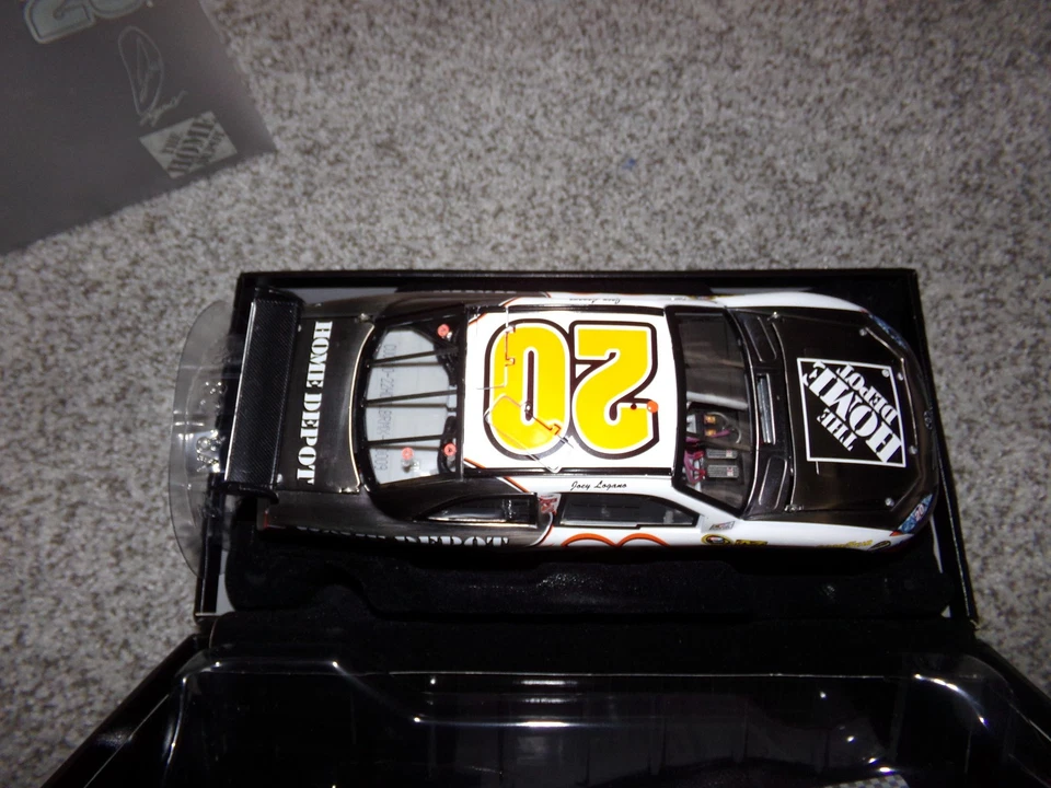 1/24 Joey Logano #20 Home Depot Metal Cepillado Elite 2009 Acción NASCAR #9 0F 50 Foto 4 de 4