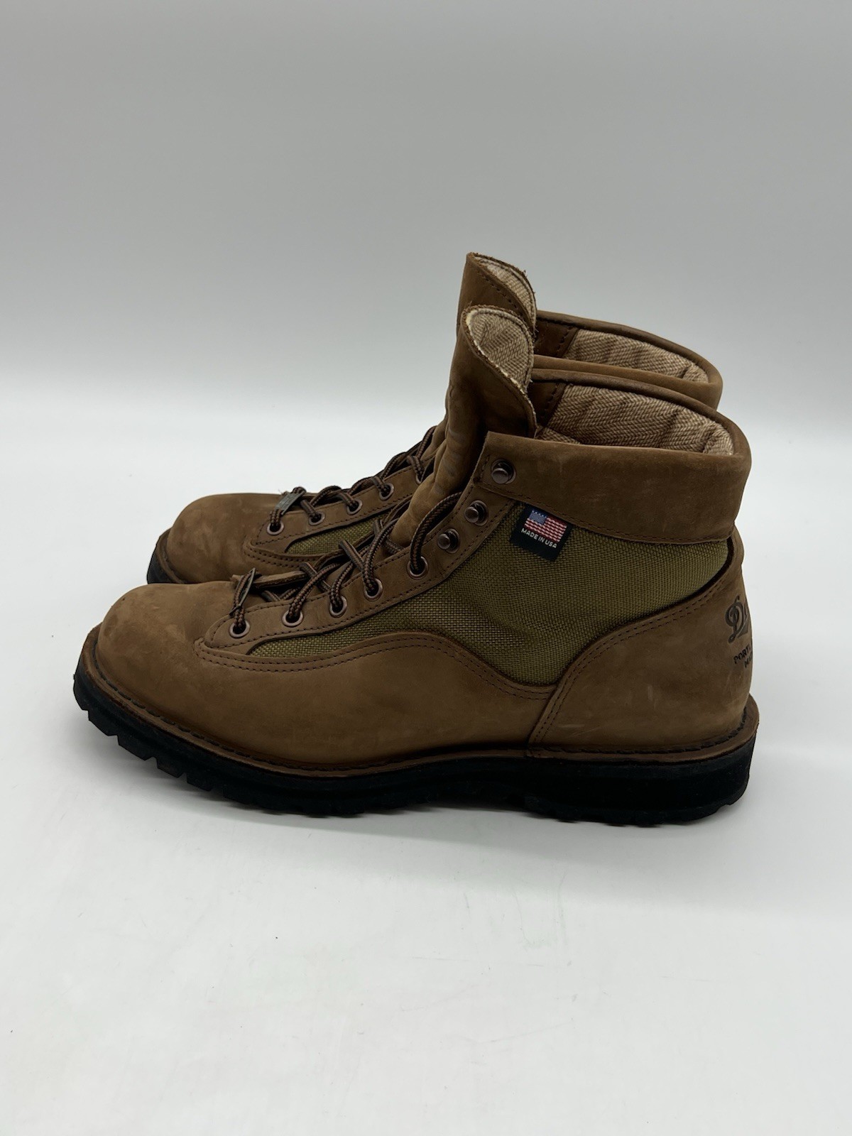 10d Brown Leather Gore-tex Vibram Hiking Boots.