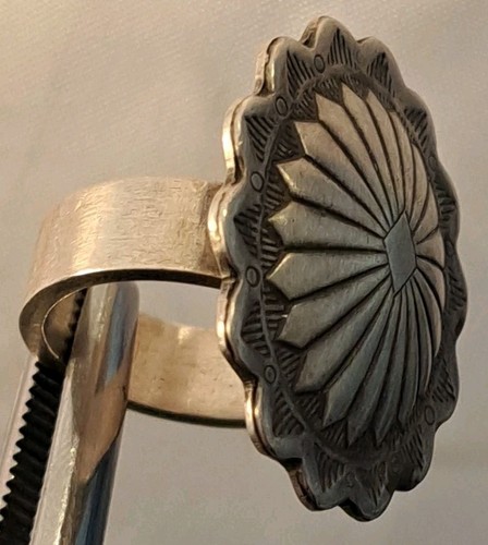 Anillo Concho Nativo Americano Plata Esterlina Cúpula Profundamente Estampado a Mano Talla 6+ - Imagen 4 de 6