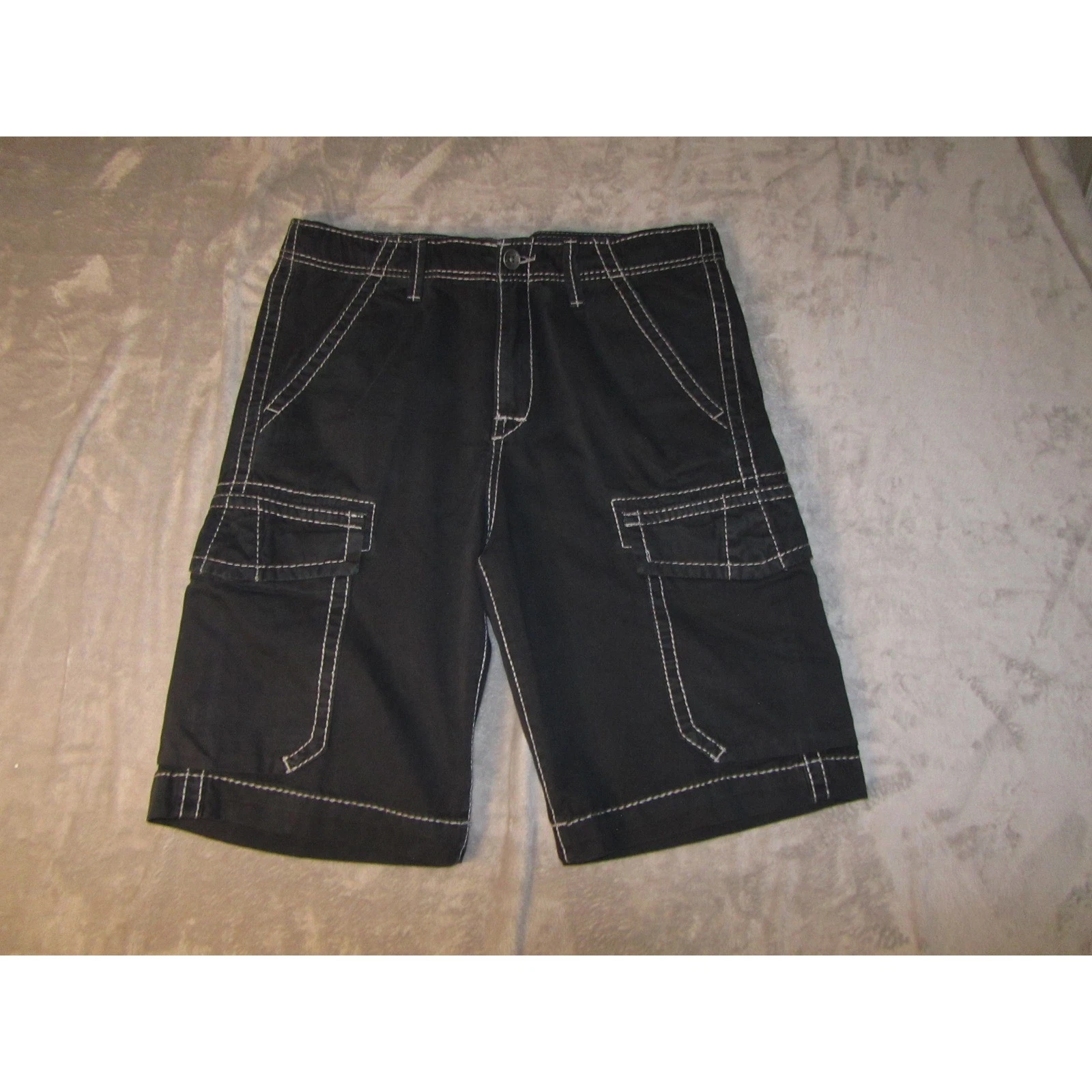 True Religion Mens Black White Big T Contrast Stitch Cargo Shorts Size 33 34