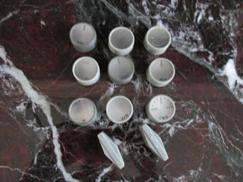 VERY NICE NATIONAL RADIO NC 300/03 KNOBS (OR OTHER)  54 66 183 270 109 240 HR0