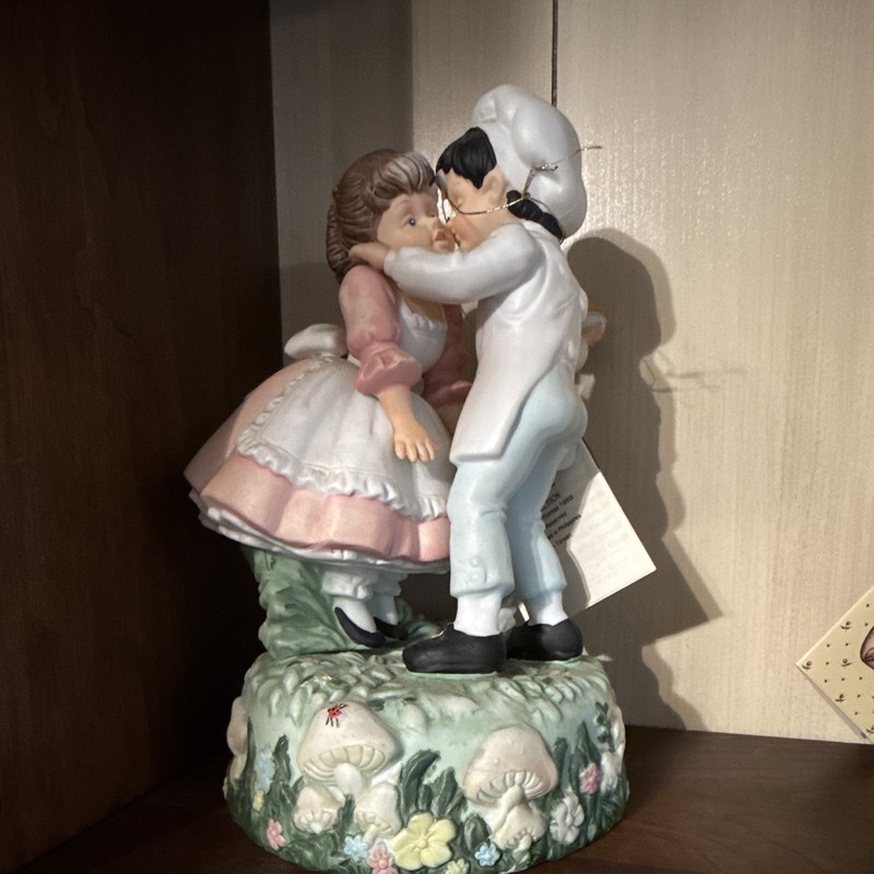 Vintage 1989 Brenda P. Thomas Once Upon A Rhyme Musical Figurine - Baker Boy...