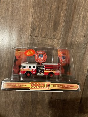 Code 3 Diecast 1/64 FDNY Fire Engine New York Engine 45