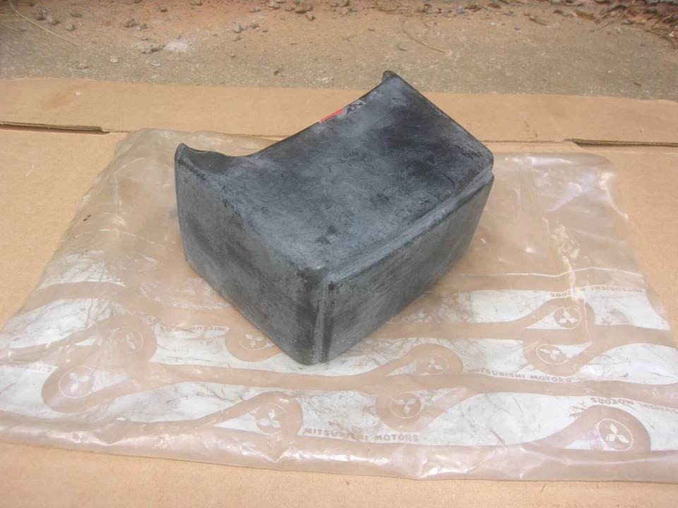 1980 81 82 83 84 道奇柯尔特普利茅斯冠军 NOS 三菱右手前挡板 — 第 2/3 张图片