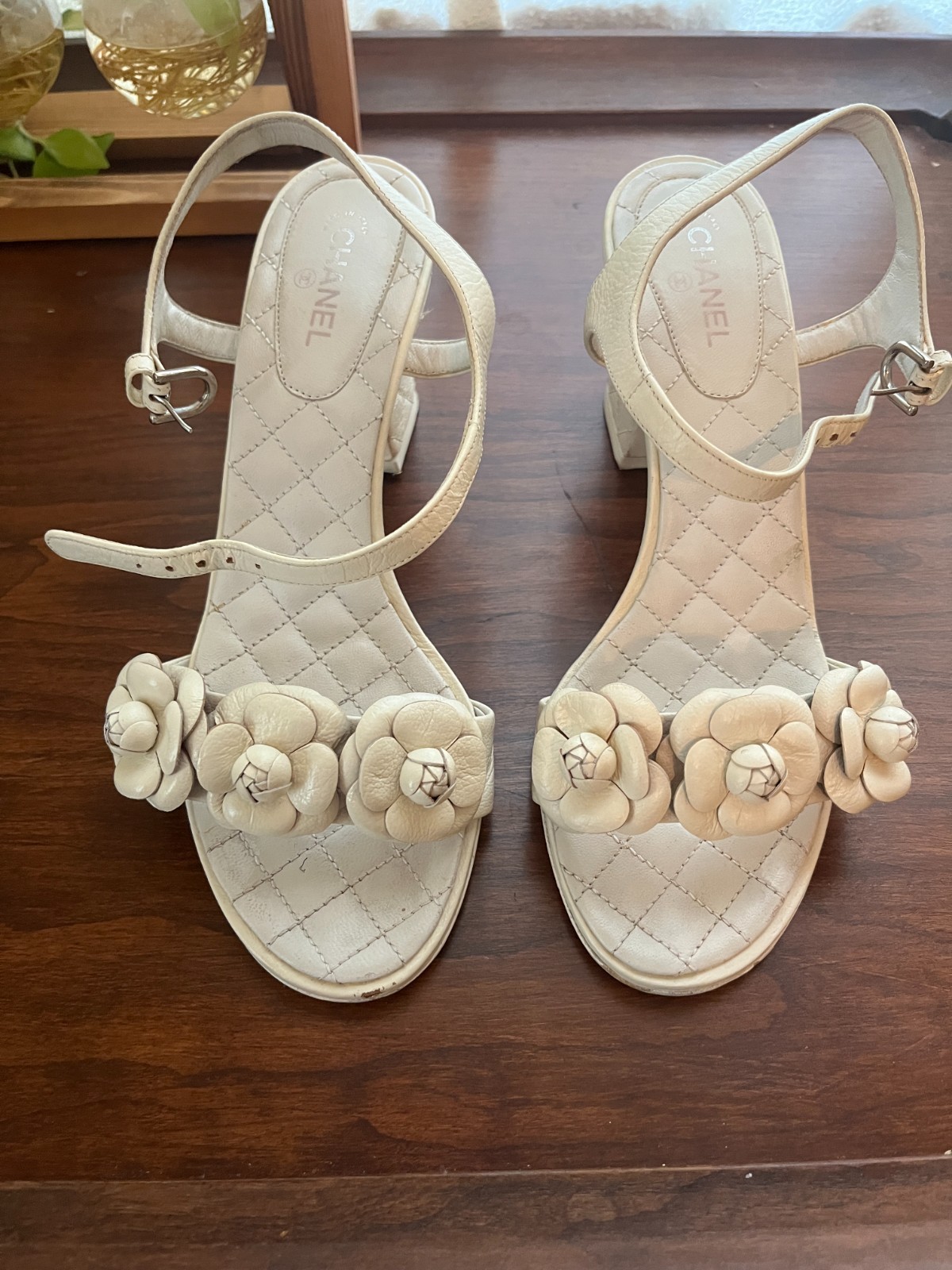 Chanel camellia flower white sandal heels size 38 US 7-7.5
