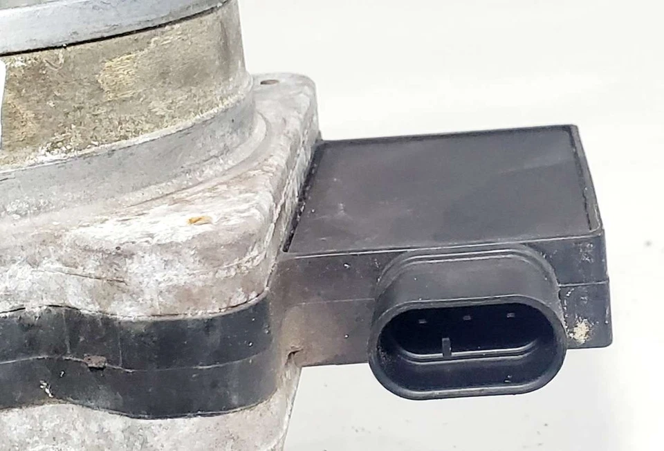 Conjunto de medidor de flujo de aire sensor de masa 3,5 L gas PN 05558182600 OEM 02 03 Isuzu Axiom Foto 2 de 4