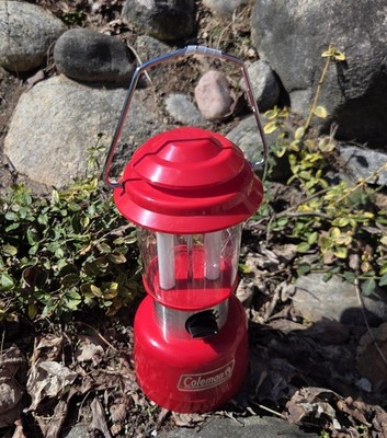 Red Coleman Lantern Fluorescent Twin Tube Model 5344-700 camping
