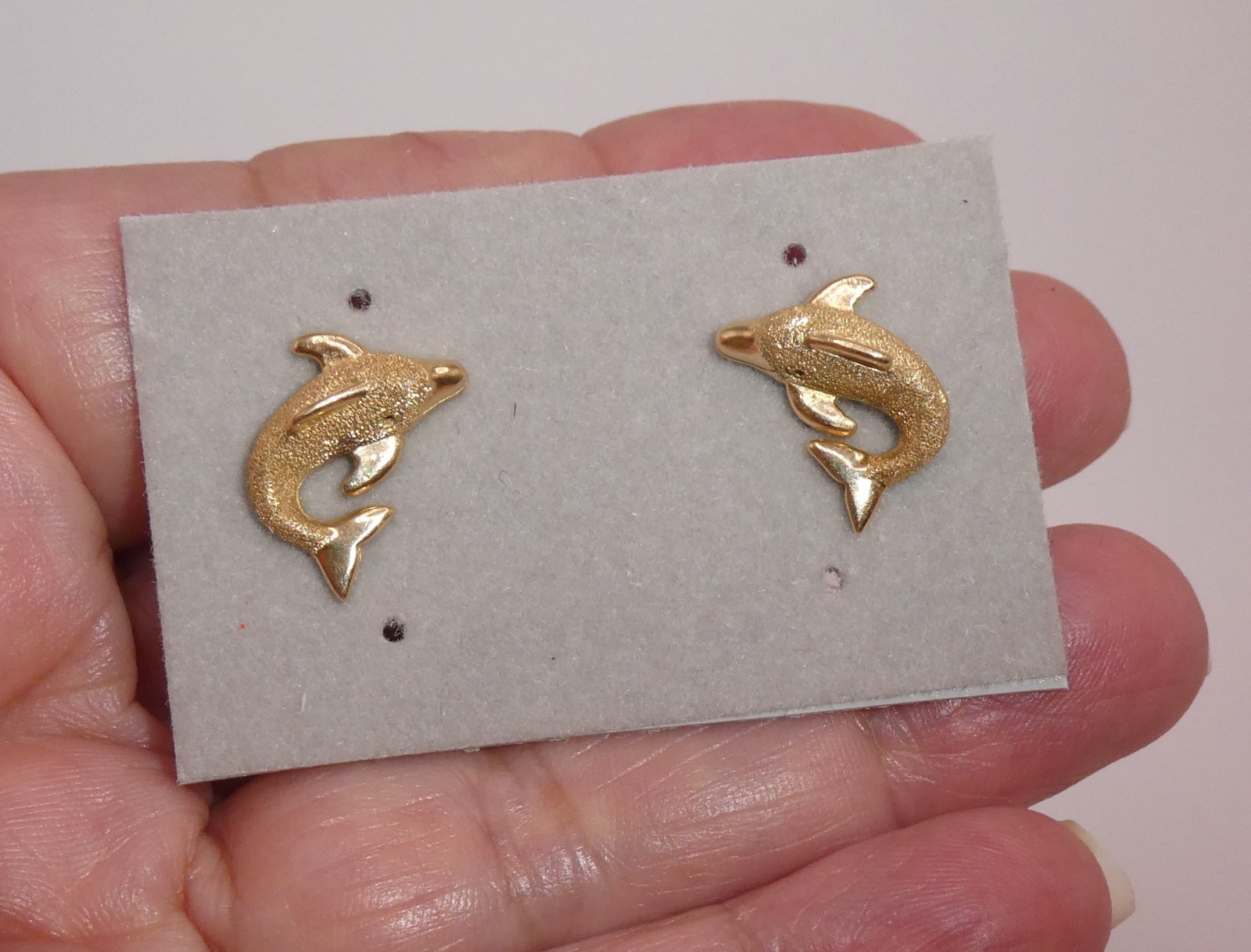 14K SOLID GOLD JUMPING DOLPHIN STUD EARRINGS 2.4g… - image 1