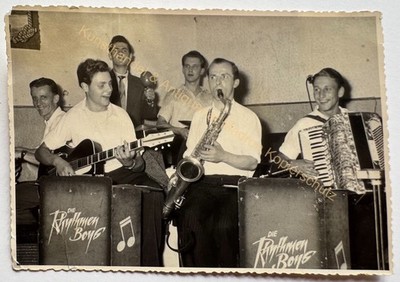 orig. Foto AK Musik Instrument 1954 Berlin Wacker Preßluftschuppen