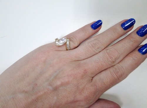 AX7 Precioso ANILLO DE COMPROMISO MARQUESA ORO AMARILLO 10K talla 7,25 transparente simulado - Imagen 4 de 7