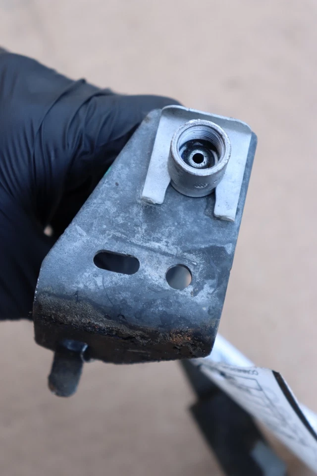 Cable de freno pinza delantera izquierda Chevy Tahoe 2007-2020 OEM Foto 4 de 4