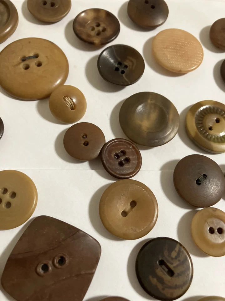Antique VTG Brown Tan Tortoise Mixture Of Assorted Awesome 40 Buttons Lot 1 - Image 3 of 4
