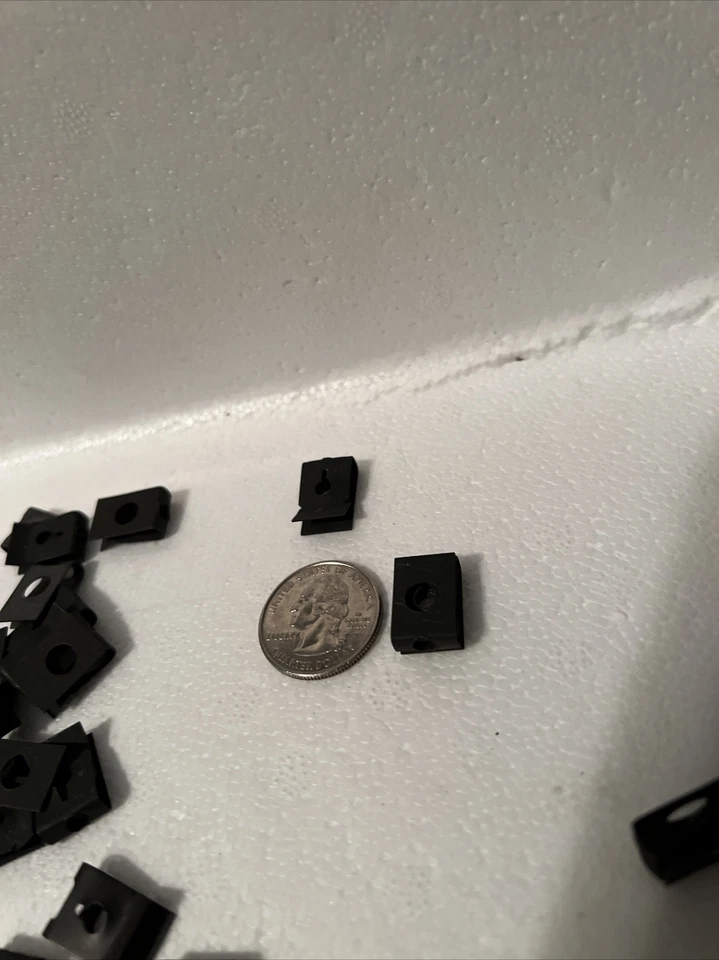 #6 Tornillo X 5/8” Ancho X 3/8” Largo Resorte Auto Cuerpo Clip Tuercas en U Lote de 25 Clips Foto 3 de 4