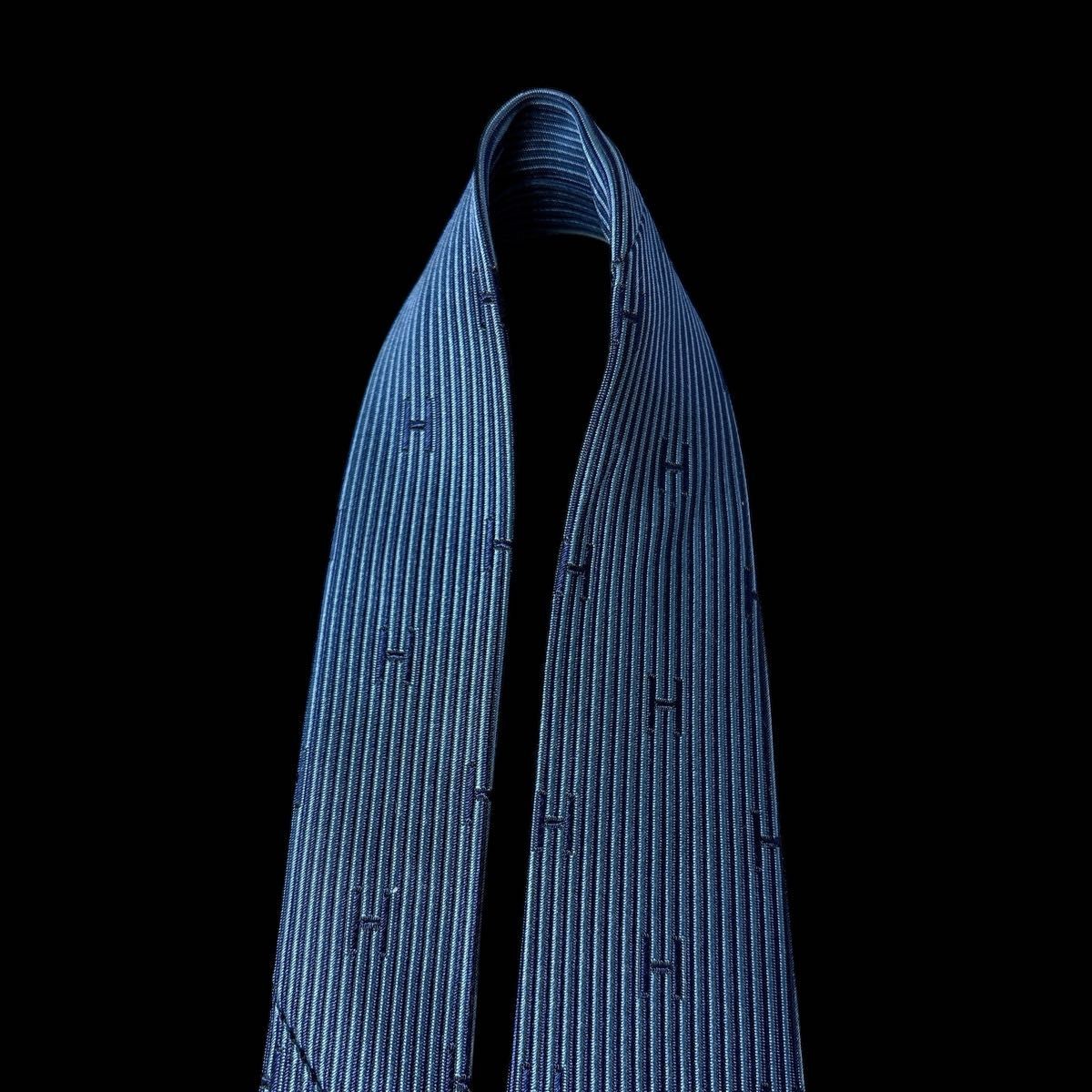 H pattern jacquard tie solid navy reverse Fasone … - image 6
