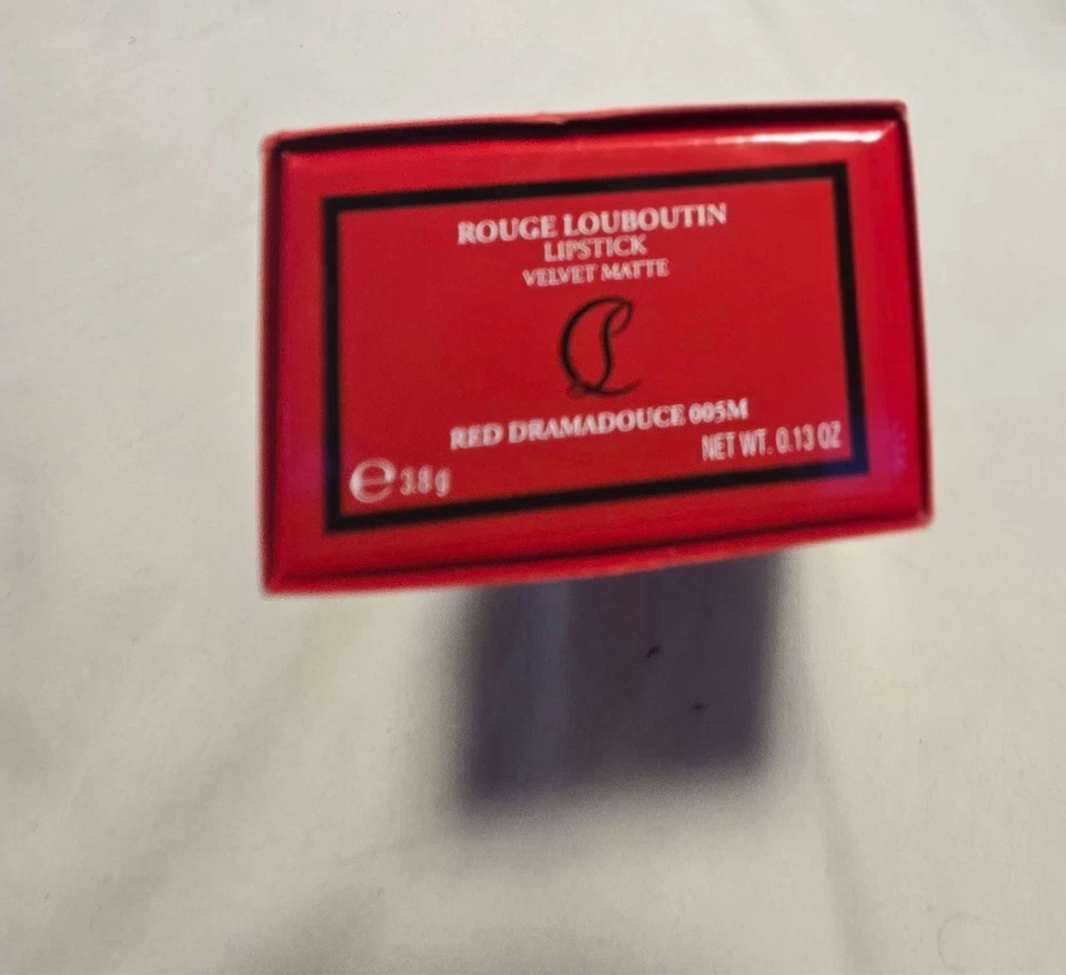 CHRISTIAN LOUBOUTIN ROUGE LOUBOUTIN VELVET MATTE LIPSTICK - RED DRAMADOUCE 005M - Image 2 of 4
