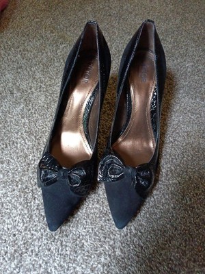 VICTOR ALFARO Black ''Chic'' Velveteen High Heels with Bow Decor, Size 7.5