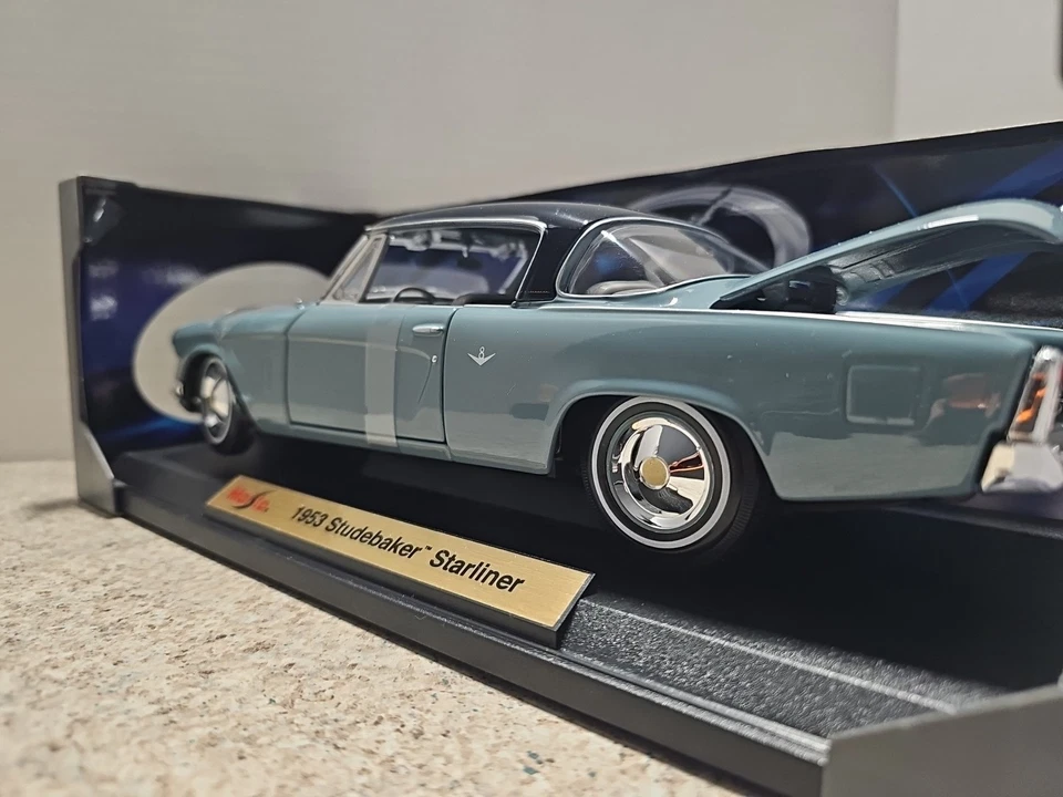 Maisto S.E. 2005 de colección Coche fundido a presión Studebaker Starliner 1953 escala 1:18 nuevo Foto 2 de 4