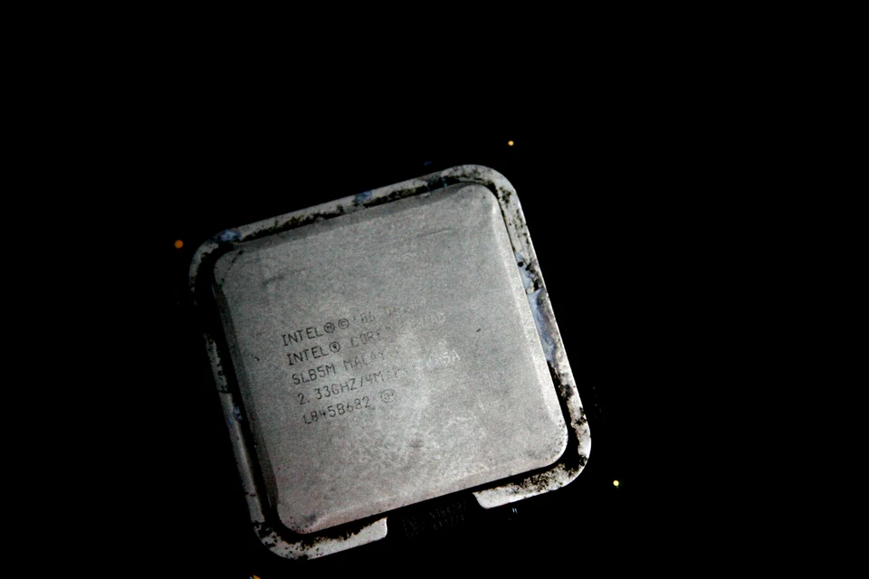 Intel VINTAGE  CPU Processors QTY 2 - Image 3 of 4