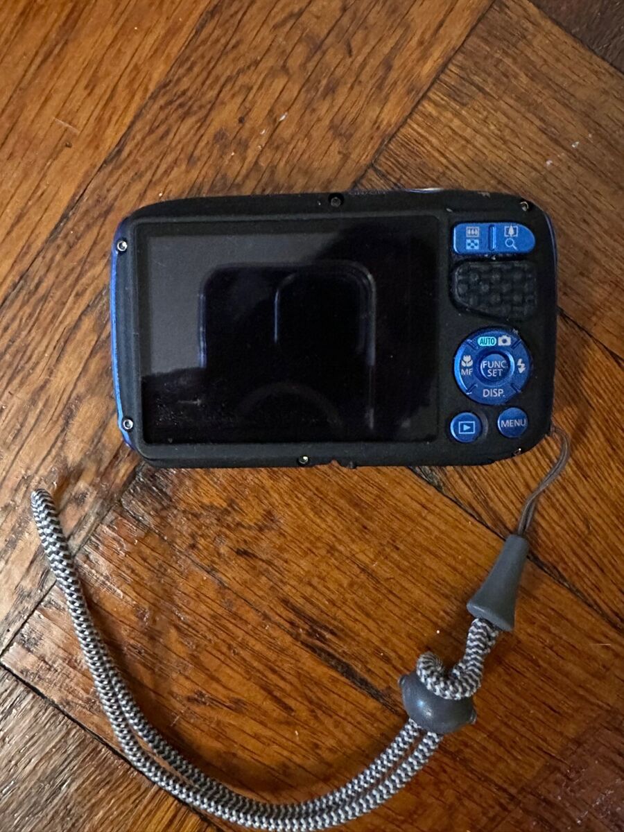 Canon PowerShot D30 12.1MP Waterproof Compact Digital Camera Canon PowerShot D30 12.1MP Waterproof Compact Digital Camera