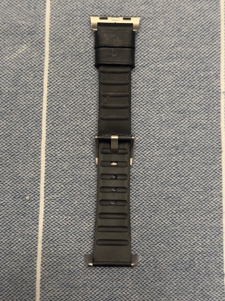 Nomad Active Band Pro - Correa de cuero impermeable para Apple Watch (38/40/41 mm) Foto 3 de 4