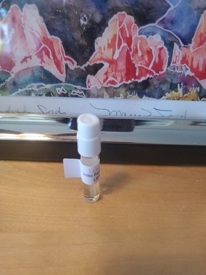 Initio Parfums Prives Lift Me Up Extrait De Parfum 1.5ml/0.05oz Sample Spray...