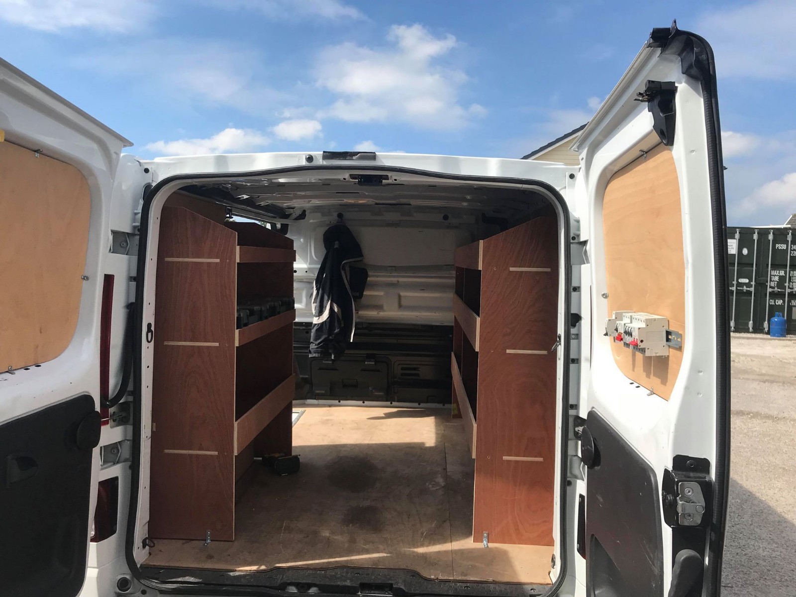 nissan primastar shelving