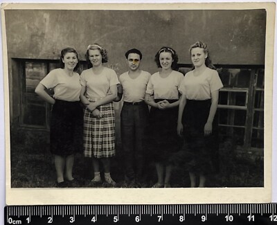 Pretty Cute Young Women Charming Attractive Ladies Girls Nice Guy Old Photo